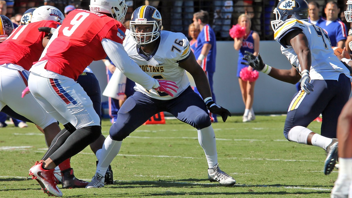 MISSISSIPPI COLLEGE FOOTBALL Southwest Baptist Preview The Clinton 