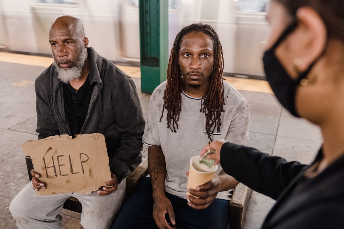 8 Acts Of Kindness That Will Help You Make A Change In Your Community ...