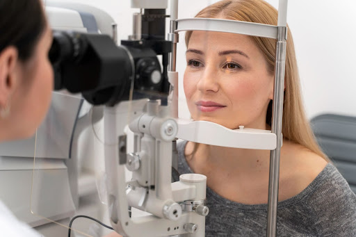 Eyeing the Prize: How to Uncover the Ultimate Optometrist for Your Eye Health