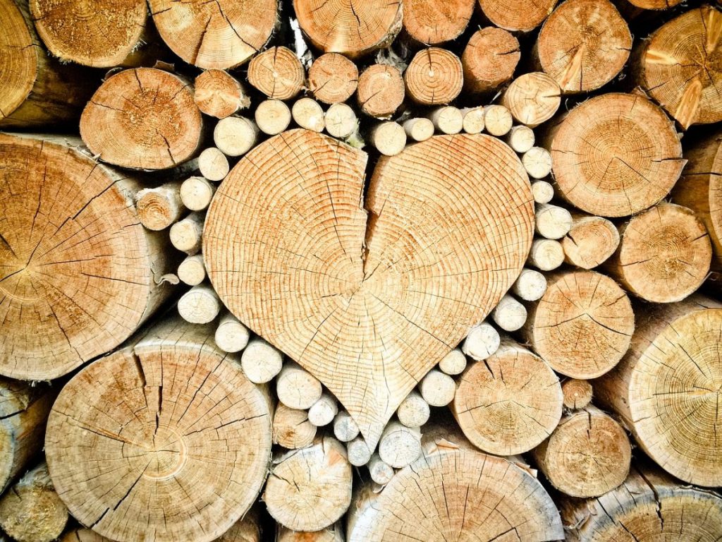 How Sustainably Sourced Wood Enhances Green Manufacturing