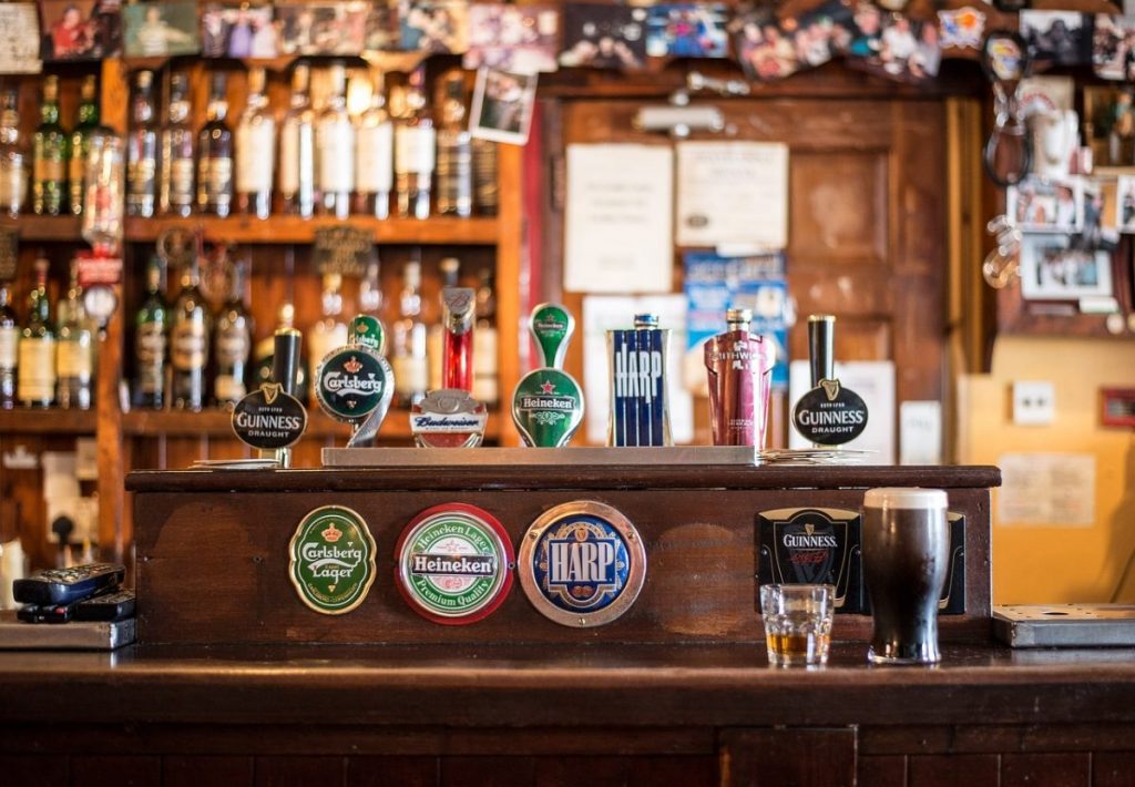 Navigating the Bar Scene in Texas: How to Success