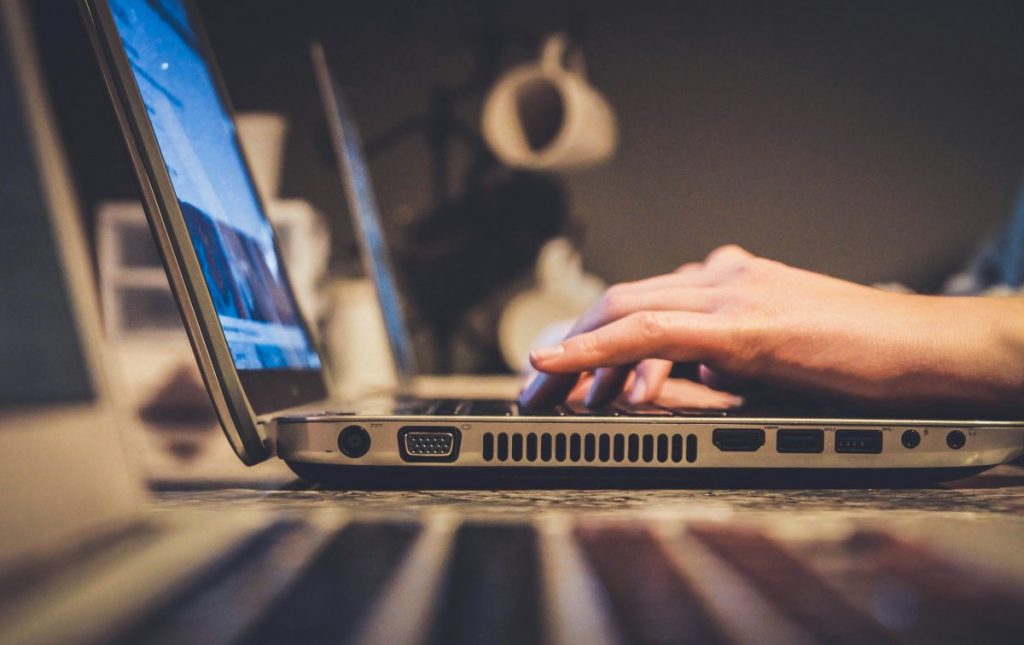 Reasons Why Online Gambling is Taking Over the Industry