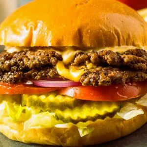 Reminiscent of those served in 1950’s burger joints, smash burgers became a viral sensation in 2023.