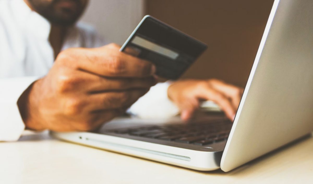 DIY or Delegate? The Ultimate Guide to Payment Processing Solutions