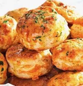 Red Lobster’s Cheddar Bay Biscuits can be made at home with a recipe I feel is better than the restaurant’s version.