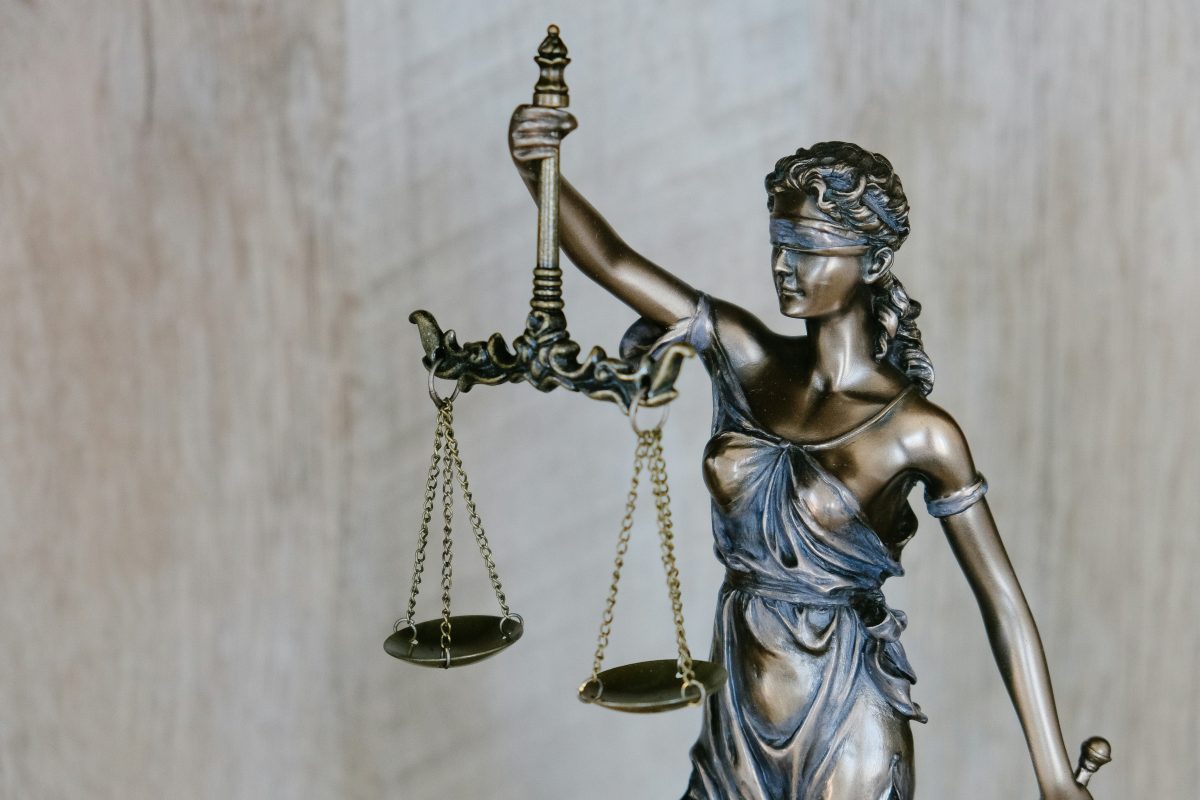 How a Personal Injury Lawyer Protects Travelers