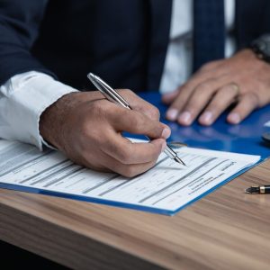 Dealing with Legal Trouble? Here’s How to Know You Need a Lawyer