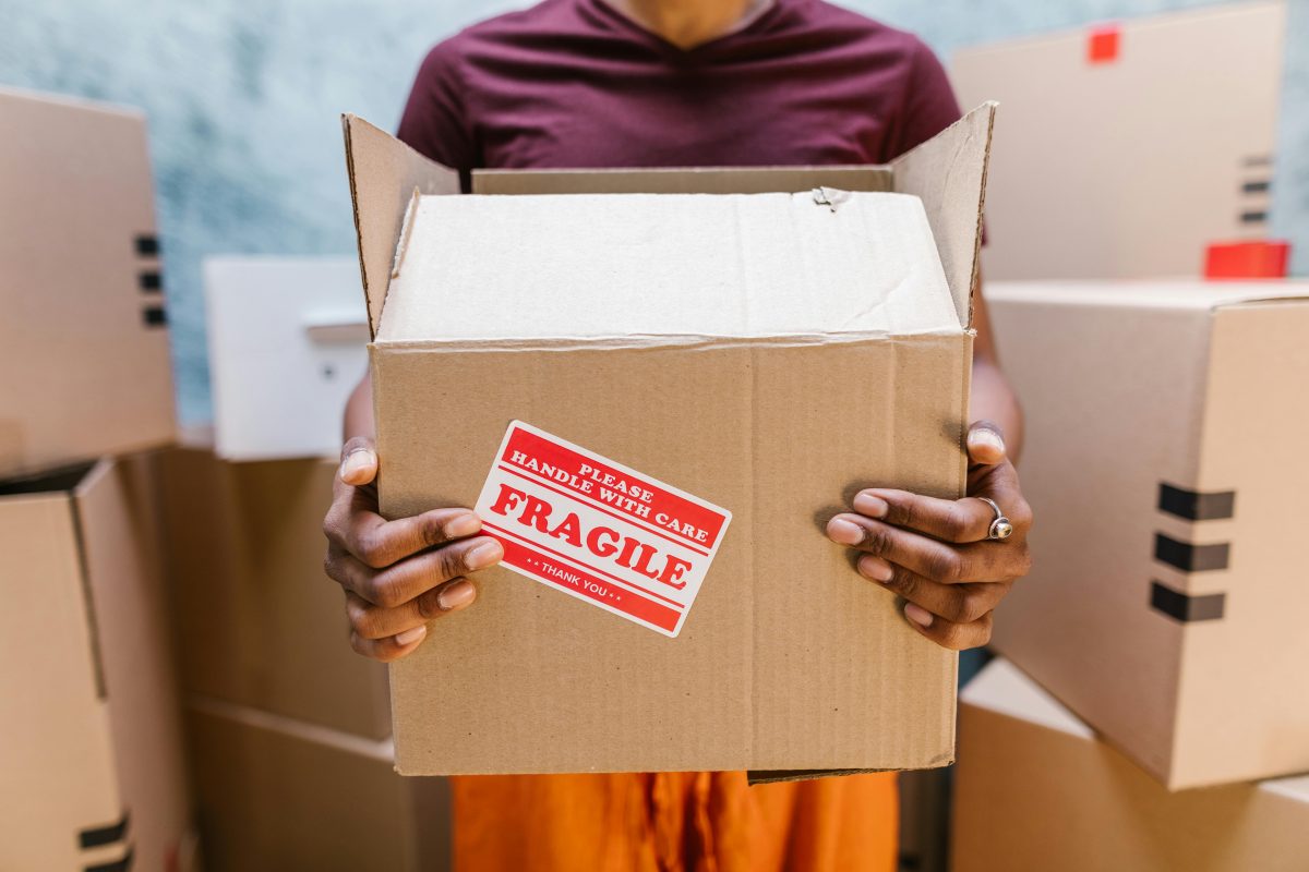 How Junk Removal Providers Make Decluttering Easier for Seniors?