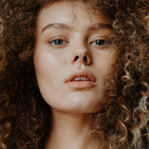 How to Achieve a Glowing Complexion for Prom Night Using Herbal Supplements