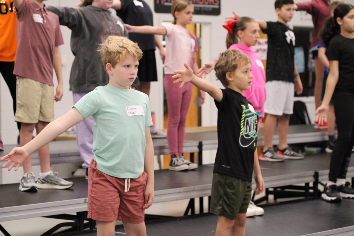 Junior Ambassadors rehearse for Revue