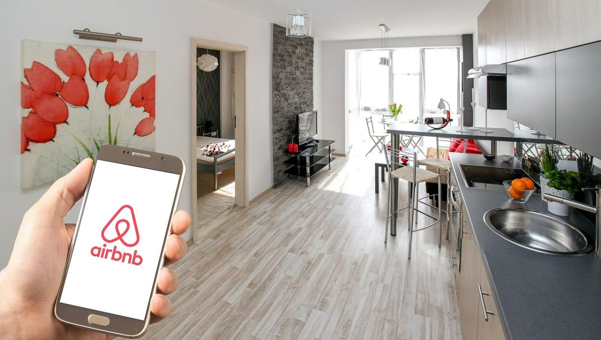 What Are the Common Mistakes Property Owners Make Without Expert Airbnb Management in Dubai