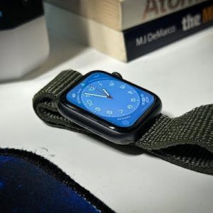 5 Reasons Why You Should Switch to a Velcro Apple Watch Band