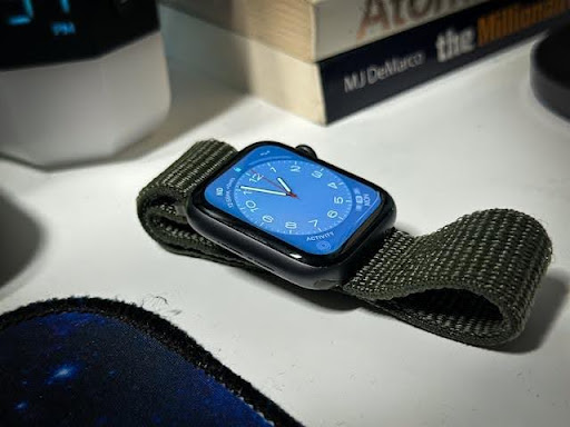 5 Reasons Why You Should Switch to a Velcro Apple Watch Band