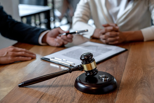 How to Manage Legal Trouble and Minimize the Impact on Your Life