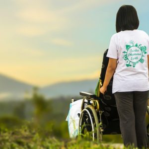 How to Choose the Best Elder Care Solution for Your Loved One