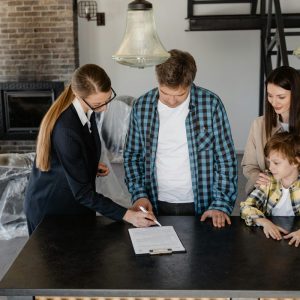 Why Choosing a Registered Property Valuer & Licensed Real Estate Agent is the Smart Move
