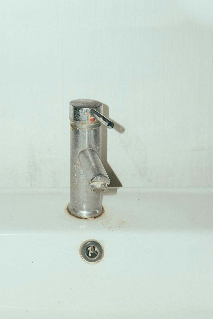 sink faucet with residue