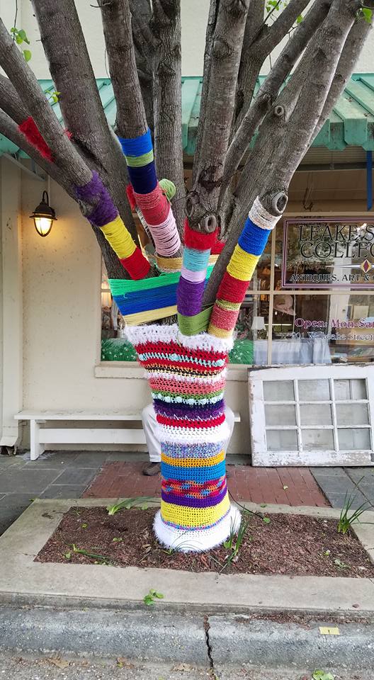 Clinton Mississippi Yarn Bombed Tree