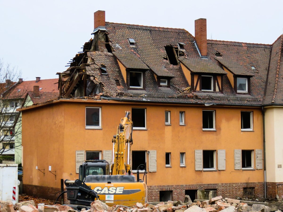 Avoid Costly Repairs: Know When It’s Time to Renovate