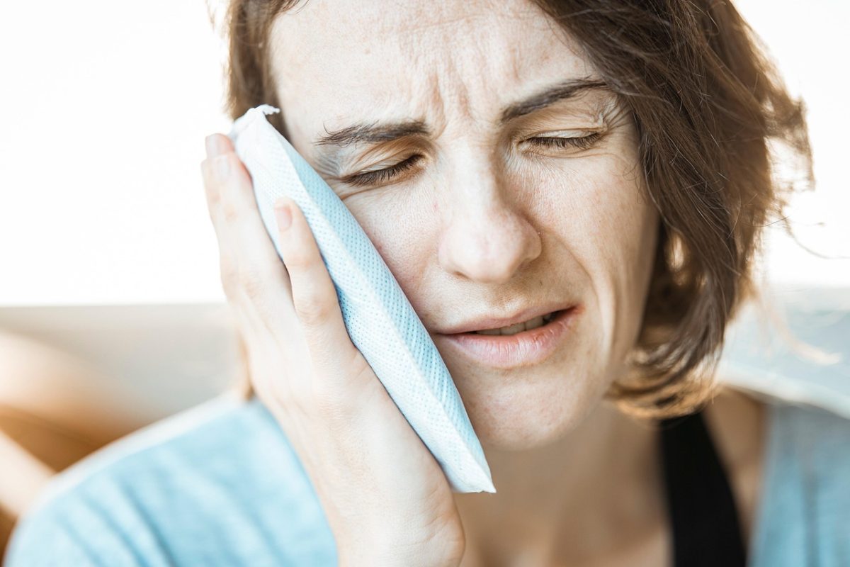 Cooling Comfort: Ice Packs Clinicians Trust for Facial Surgery Recovery