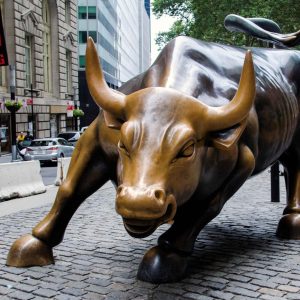 golden bull on the streets of new york