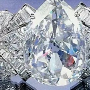 a closeup of a diamond ring