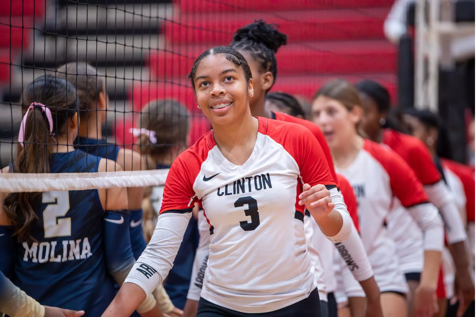 Clinton High volleyball team logs season of growth