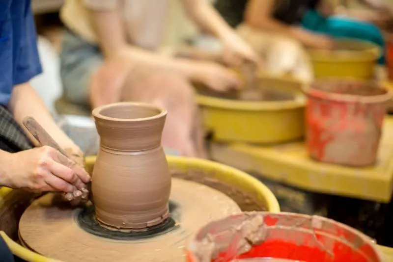 Adult students can learn how to “throw” pottery on a wheel during upcoming ceramics classes taught by Mississippi College Department of Art faculty.
