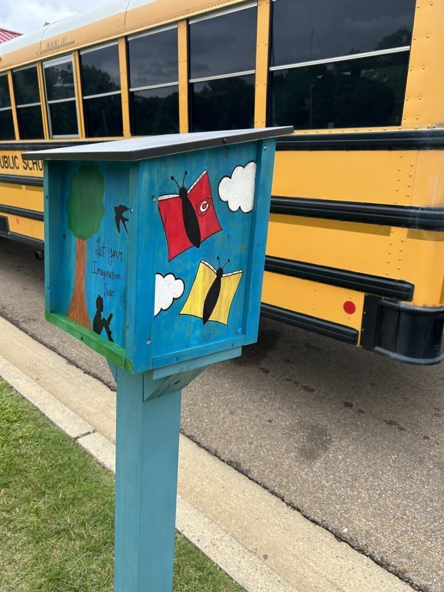 The Sharing Library is located at Clinton Park Elementary at 501 Arrow Drive.