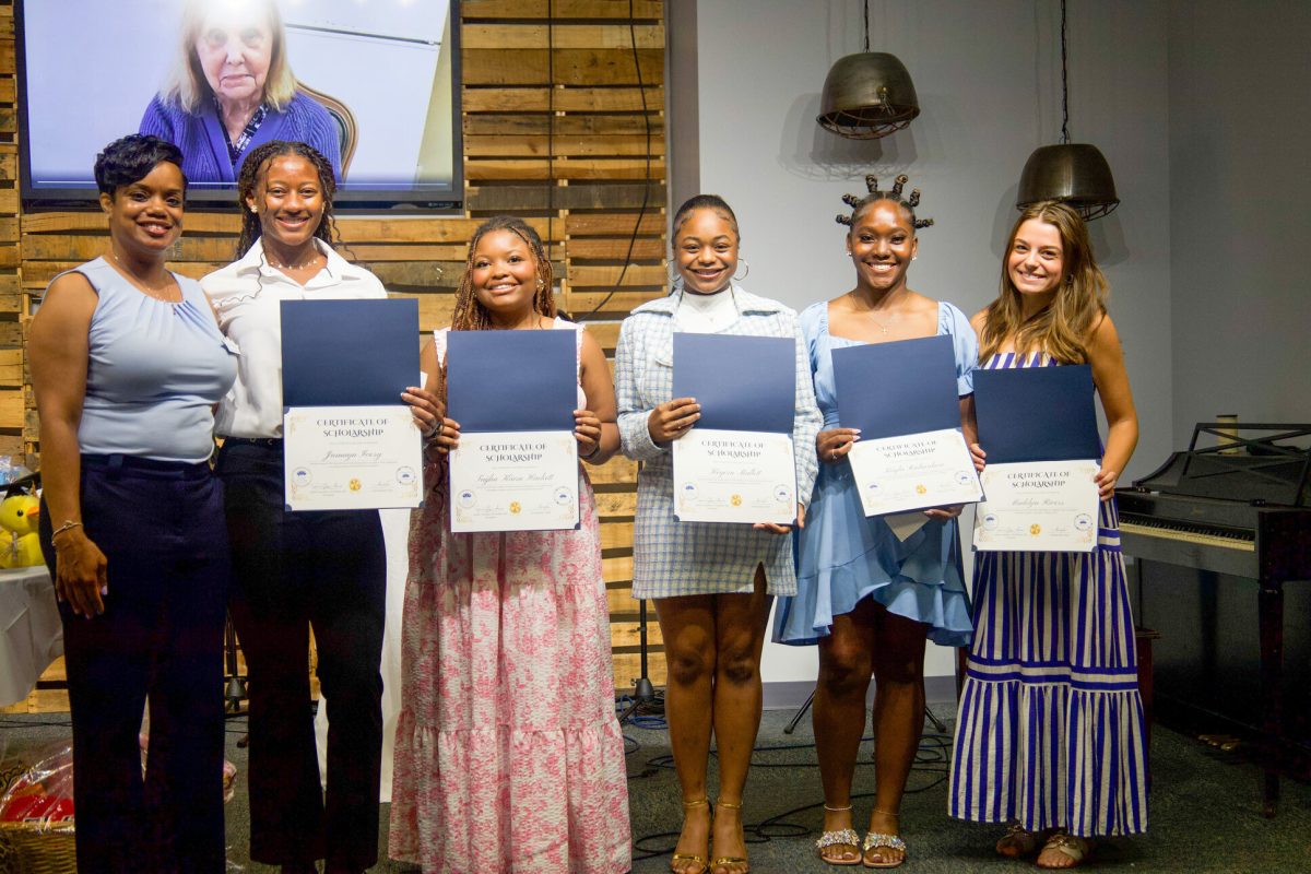 Crown Club of Clinton awards scholarships
