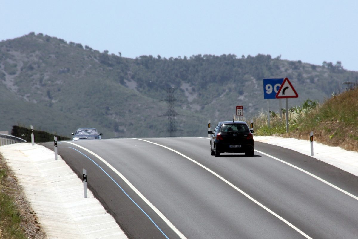 car driving on the roadway