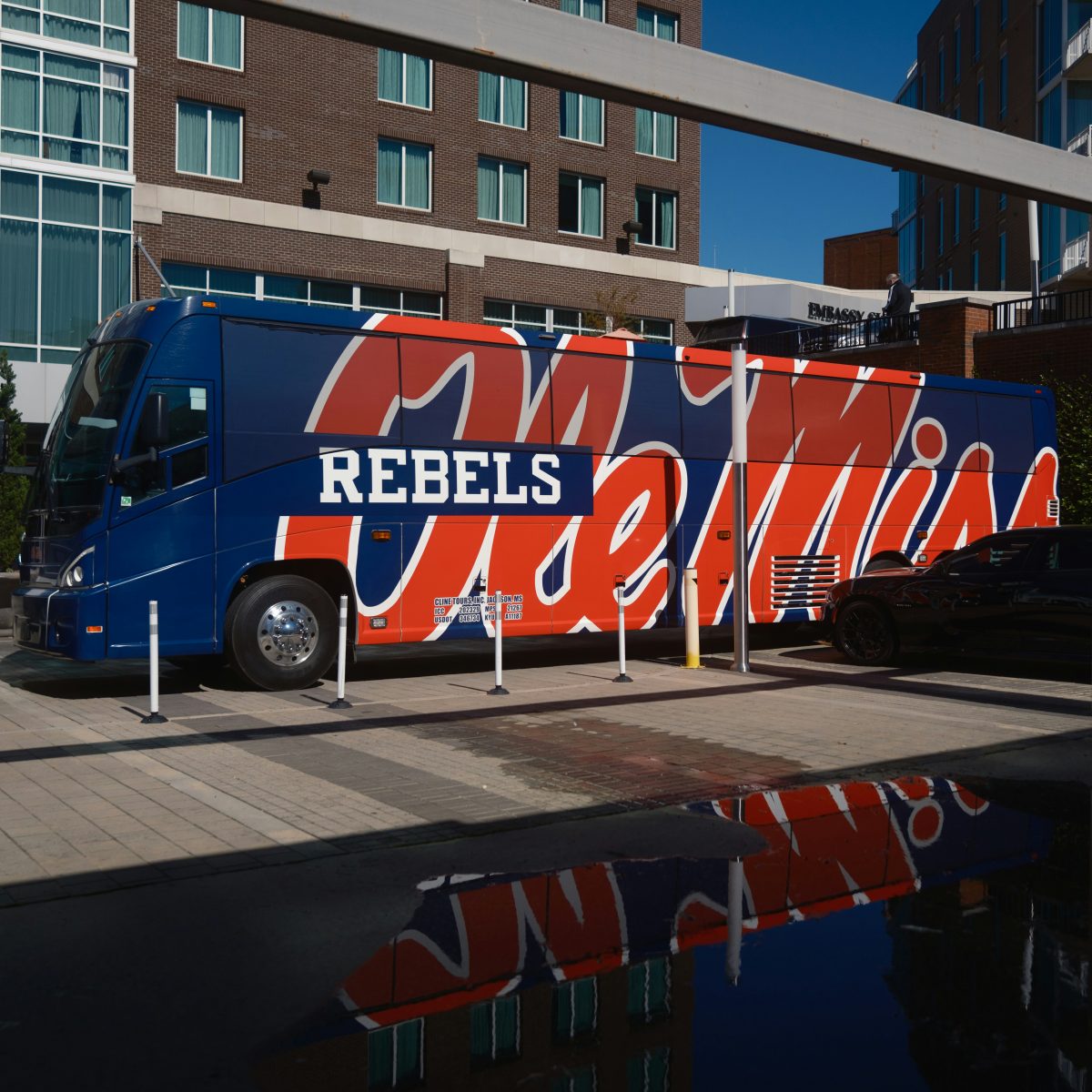 ole miss rebels bus