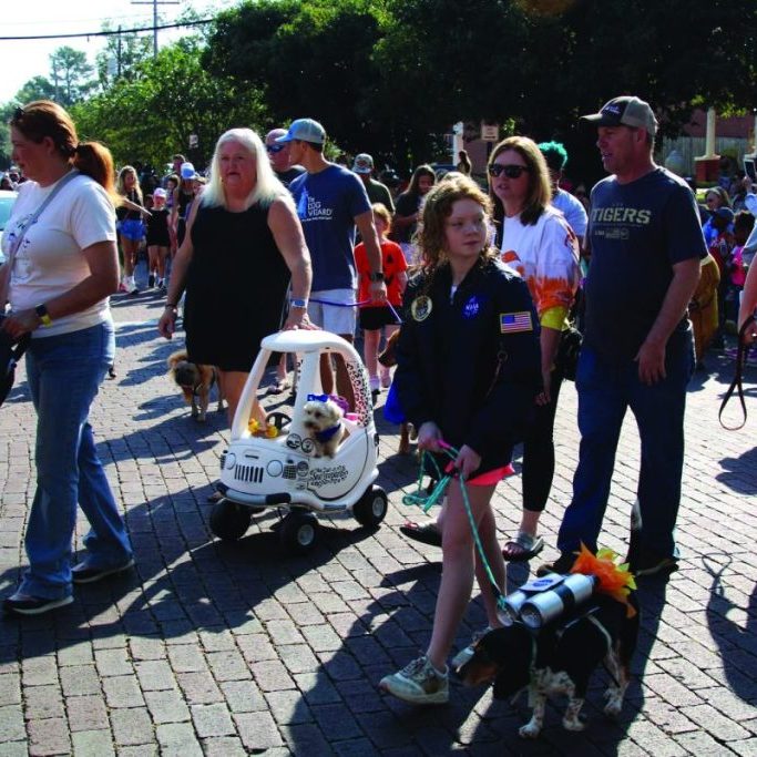 Pet Parade welcomes community’s pets to special Olde Towne festivities