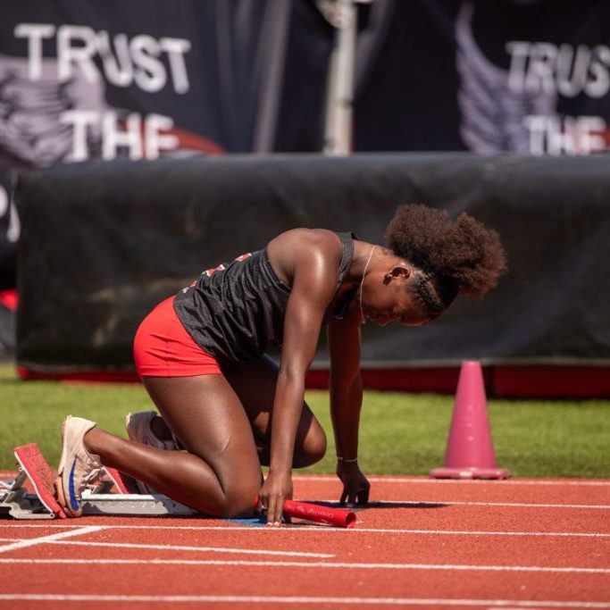 clinton arrows track