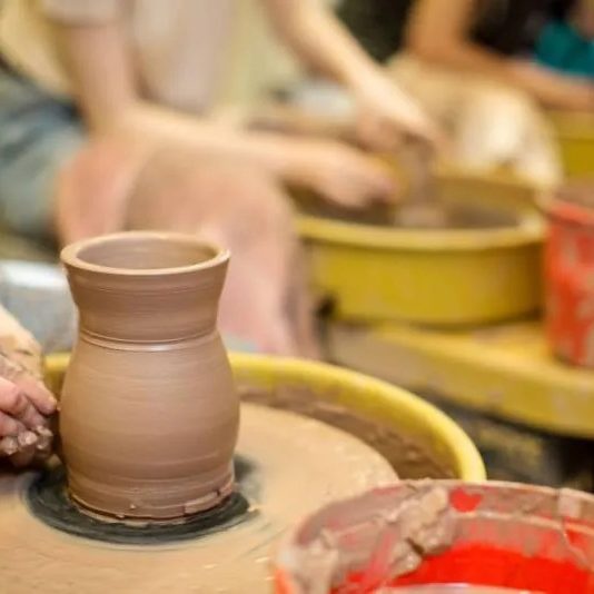 Adult students can learn how to “throw” pottery on a wheel during upcoming ceramics classes taught by Mississippi College Department of Art faculty.