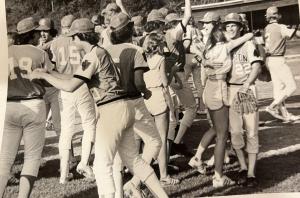 1978 Arrows baseball team finally gets state championship rings