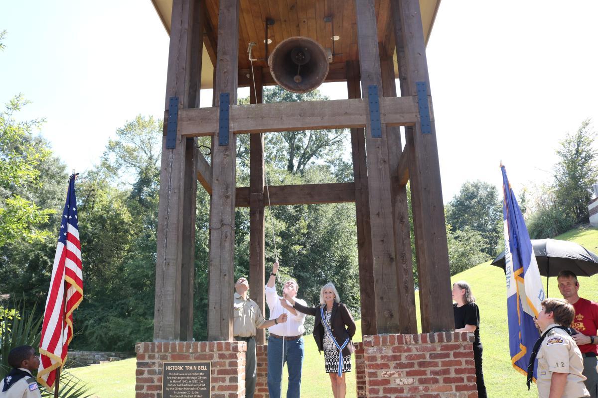 Bell ringing marks anniversary of Constitution signing - The Clinton ...